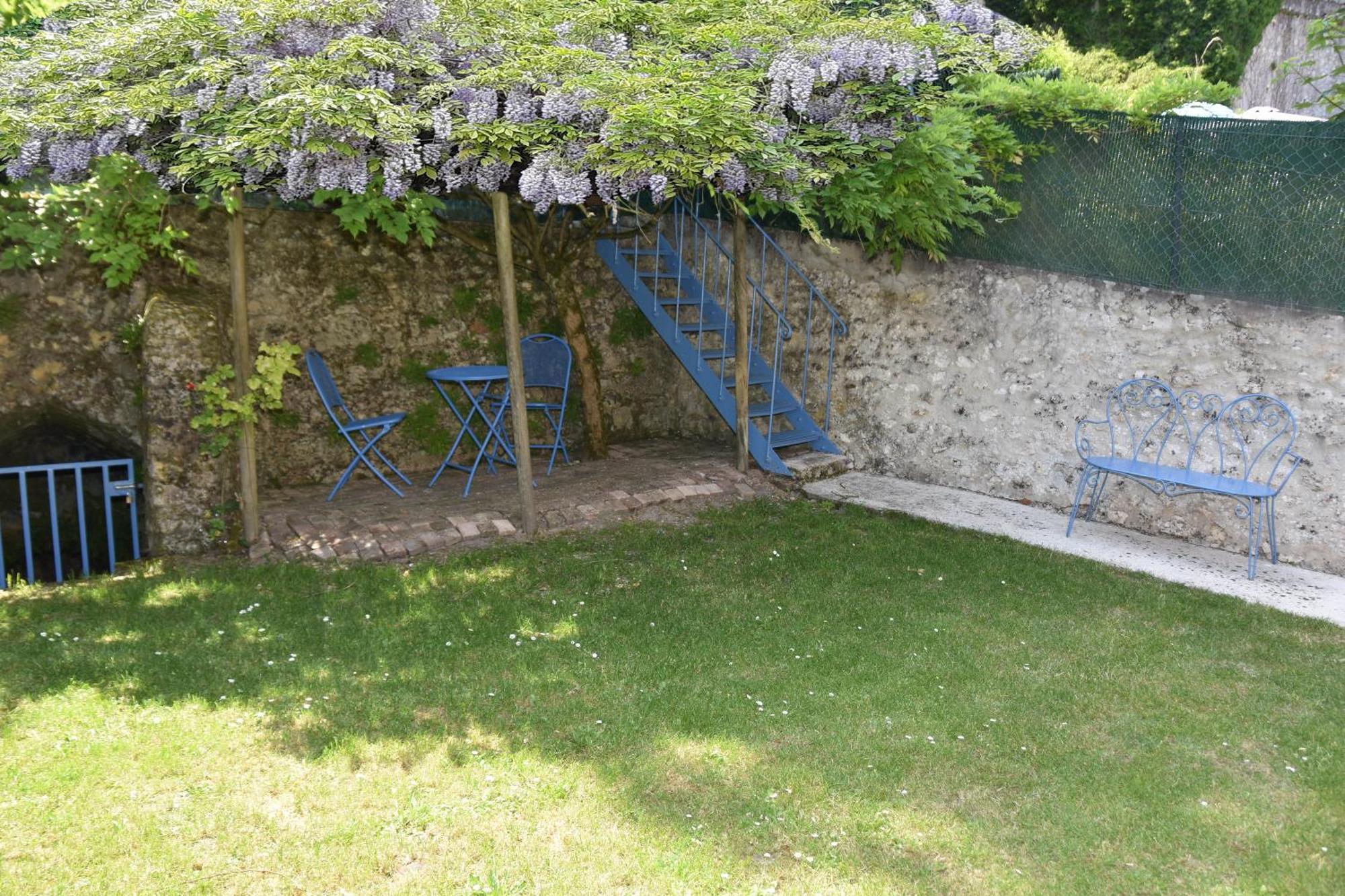 Les Volets Bleus Villa Provins Exterior photo